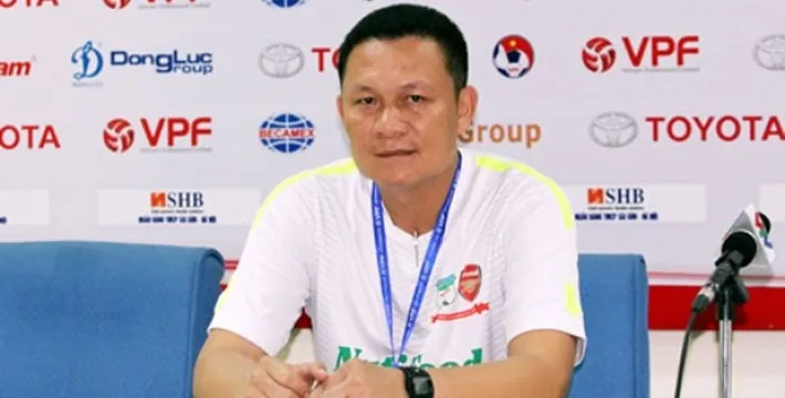 Pelatih Timnas Vietnam Nguyen Quoc Tuan (Foto: Football-Tribe/Baomoi)