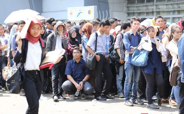 Para pencari kerja di Indonesia (Foto: Merah Putih)