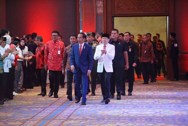Presiden Jokowi dan Ketua Umum Partai Perindo Hary Tanoesoedibjo  (Okezone)