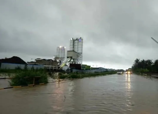 Halaman Jalan Masuk Bandara Yogyakarta di Kulonprogo, Tergenang Banjir Parah (18/3/2019). Ist