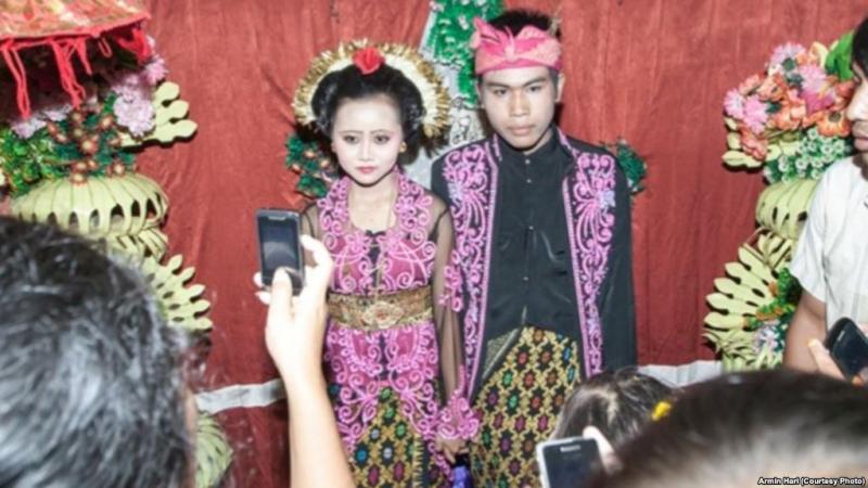Acara Perkawinan Anak di Indonesia (VOA Indonesia).