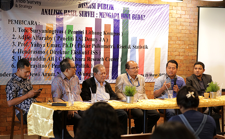 Diskusi analisis terkait survei kenapa banyak perbedaan, pembicara Toto Suryaningtyas (Peneliti Litbang Kompas), Adjie Alfaraby (Peneliti LSI Denny JA), Prof. Yahya Umar, Ph.D (Pakar Psikometri, Riset dan Statistik), Hendrasmo (Direktur Ekskutif INDO SURVEY & STRATEGY), Hasanuddin Ali (CEO ALVARA RESEACH CENTER), dan Adi Prayitno (Pengamat Politik), Jakarta, Selasa, (26/3/2019). Perbedaan data survei memang kerap terjadi dan tak jarang menimbulkan polemik. Robinsar Nainggolan