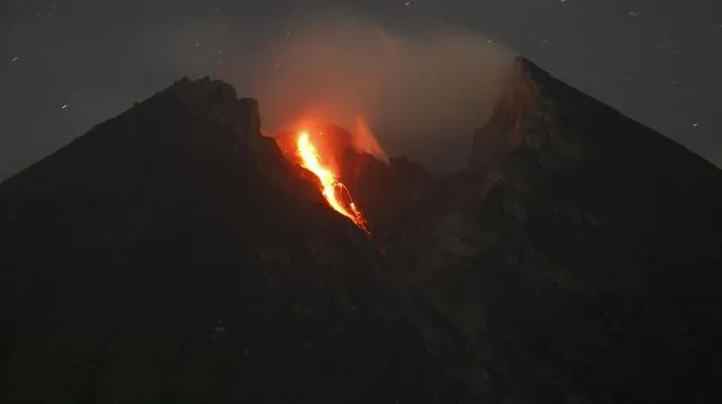 Gunung Merapi Erupsi Lagi (CNN Indonesia)