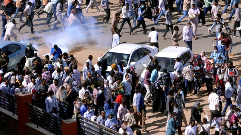 Demonstran di Sudan (Foto: Al Jazeera)