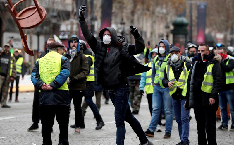 Demonstran Rompi Kuning di Prancis (Foto: RFI)