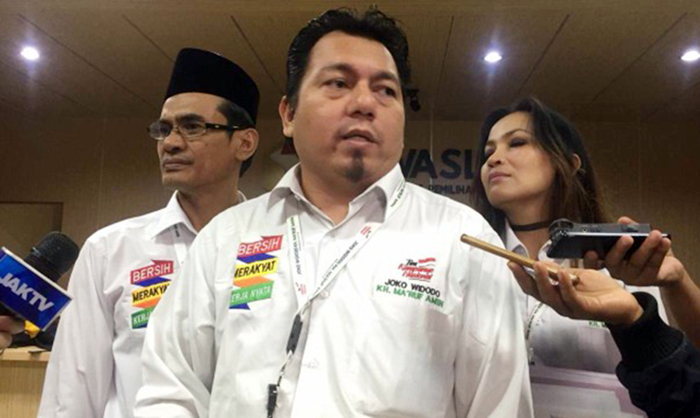 Tenaga Ahli KSP Ade Irfan Pulungan minta pengacara laskar FPI hormati vonis lepas majelis hakim (Foto: Kumparan)