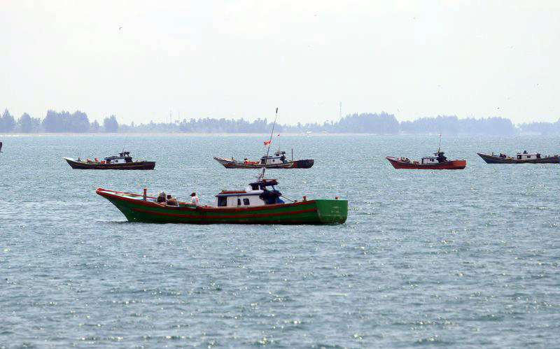Armada nelayan menjaring ikan diperairan Kecamatan Samatiga, Kabupaten Aceh Barat, Selasa (16/4/2019) (Antara Aceh)