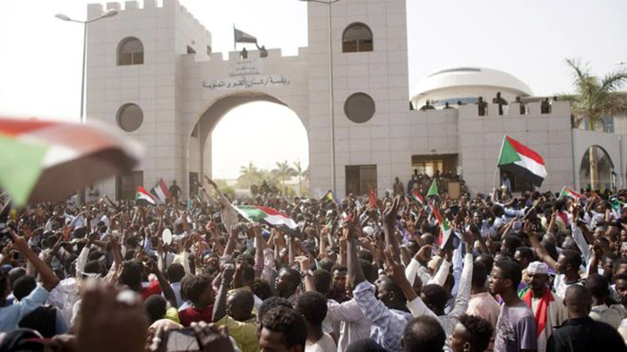 Demonstran di Sudan (Foto: BBC)