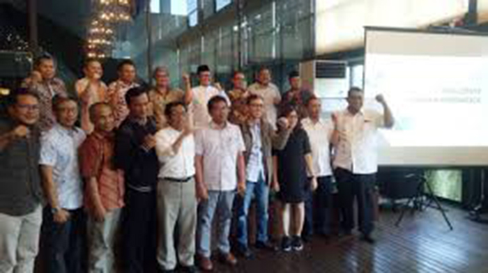 Sejumlah aktivis dan akademisi mendeklarasikan gerakan `Rumah Indonesia` di Hotel Century. (Kumparan)
