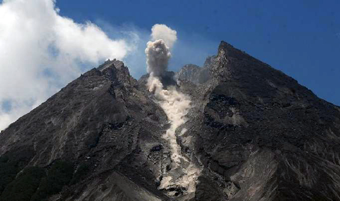 Ilustrasi: Gunung Merapi di Jawa. (Foto: Tempo)