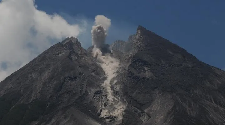 Gunung Merapi di Jawa Tengah (Foto: Tempo)