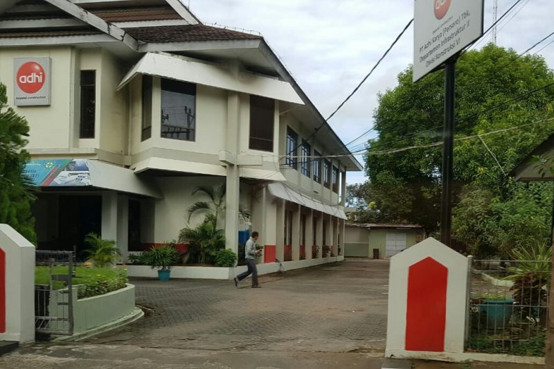 Kantor PT Adhi Karya di Makassar. (Humas KPK)	