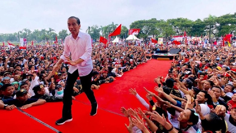 Presiden Joko Widodo sedang berkampanye di depan pendukungnya (Foto: Detik)