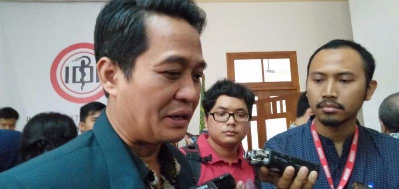 Ketua Umum Pengurus Besar IDI, Daeng M Faqih ungkap masalah besar yang dihadapi Indonesia karena kasus baru terus naik (dok. IDNTimes)
