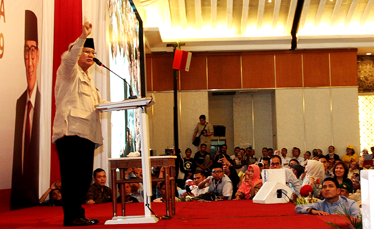 Calon presiden nomor urut 02 Prabowo Subianto dan calon wakil presiden Sandiaga Uno menolak peghitungan suara pemilu 2019. Robinsar Nainggolan