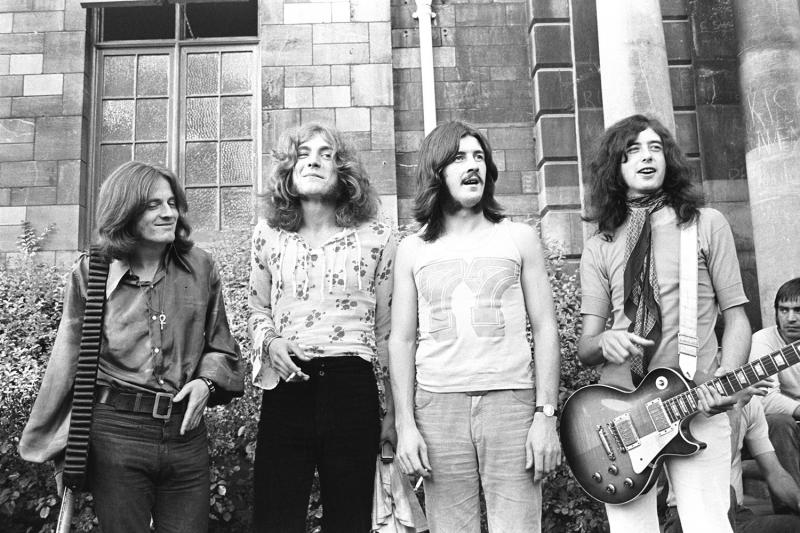 Led Zeppelin: John Paul Jones, Robert Plant, John Bonham dan Jimmy Page (Rolling Stones)