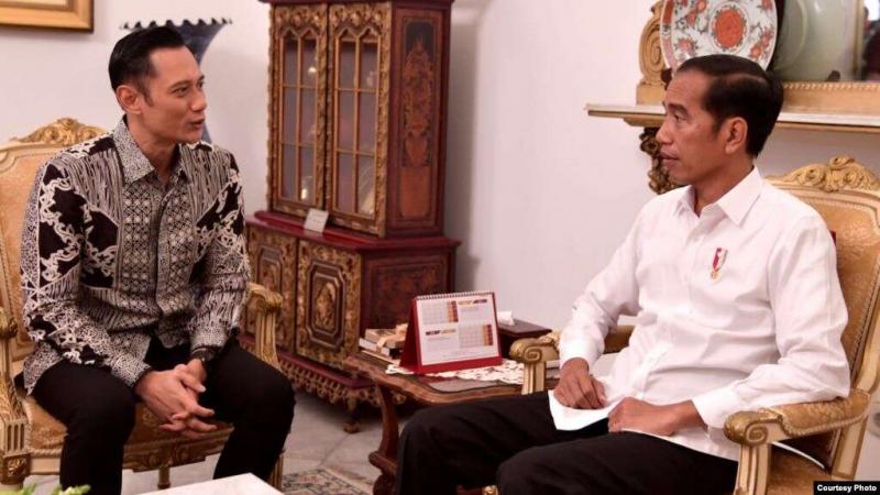 AHY saat bertemu dengan Presdien Jokow Widodo di Istana Negara (Foto: VOA Indonesia)