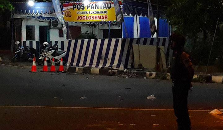 Aksi bom bunuh diri menyerang pos polisi milik Polsek Sukoharjo, Jawa Tengah, Senin (3/6). (Foto: tempo.co)