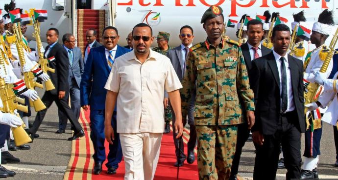 Perdana Menteri Ethiopia, Abiy Ahmed mengunjungi Sudan (Foto: The National)