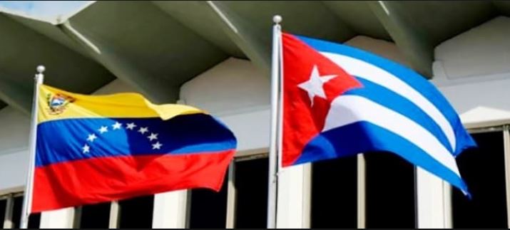 Bendera Venezuela dan Kuba (Foto: Oil Price)