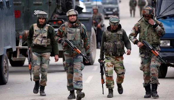 Polisi India berpatroli  (reuters)