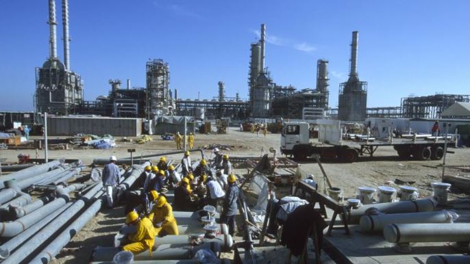 Kilang minyak bumi Arab Saudi (Foto: www.alaraby.co.uk)