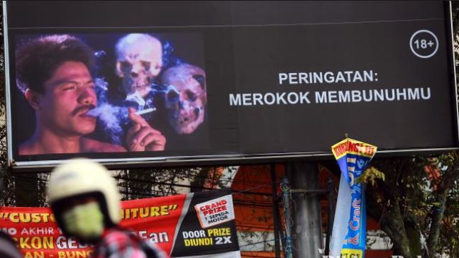 Iklan rokok (Foto: Pikiran Rakyat)