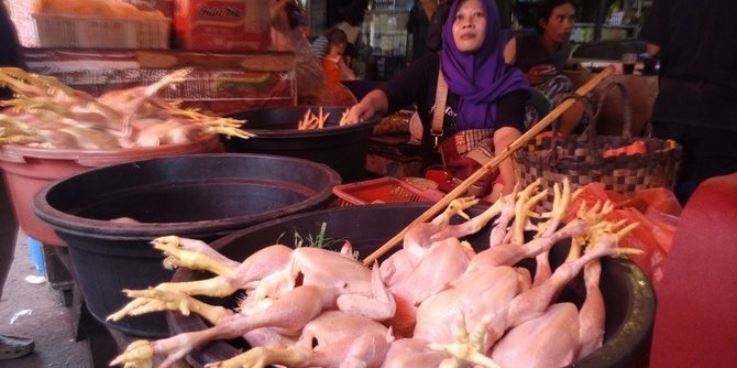 Daging ayam di pasar (Foto: Merdeka)