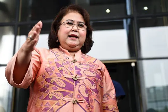Advokat, Elza Syarief jangan dipakai