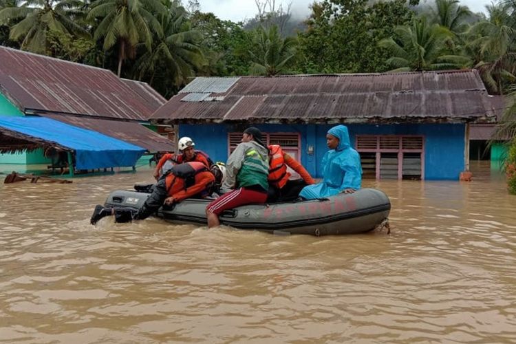 Banjir akibat hujan lebat (Kompas.com)