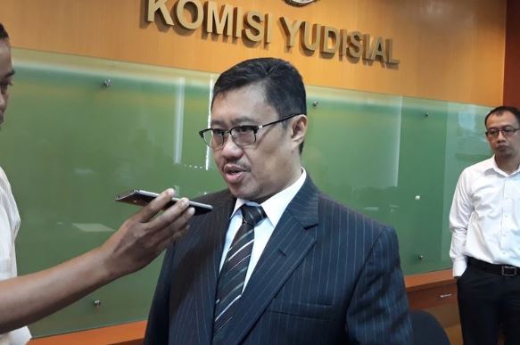  Mantan Ketua Komisi Yudisial (KY), Dr. Aidul Fitriciada Azhari