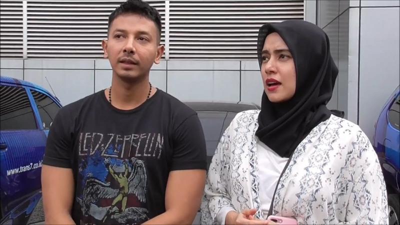 Fairuz A Rafiq bersama suaminya saat ini Sony (YouTube)