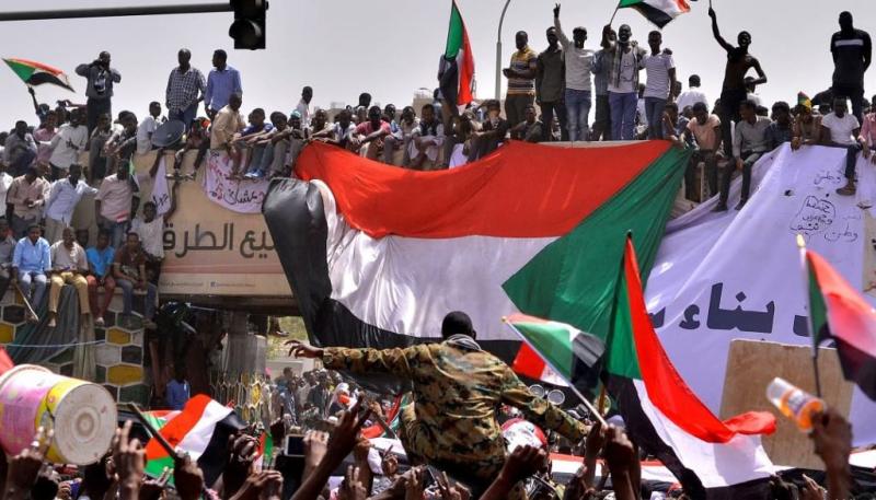 Demonstran di Sudan (Foto: Al Jazeera)