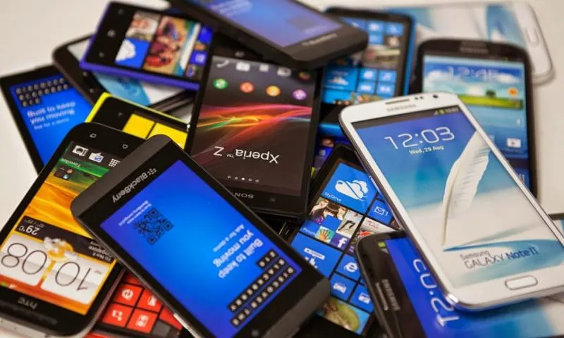 Ilustrasi Handphone (TanjungPinang Pos)