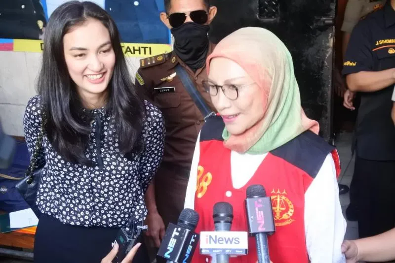  Atiqah Hasiholan dan Ibunya, Ratna Sarumpaet (PMJNEWS)