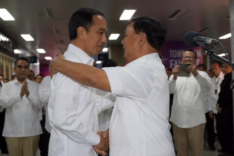 Ketum Gerindra Prabowo Subianto dan Presiden Joko Widodo (Jawa Pos)
