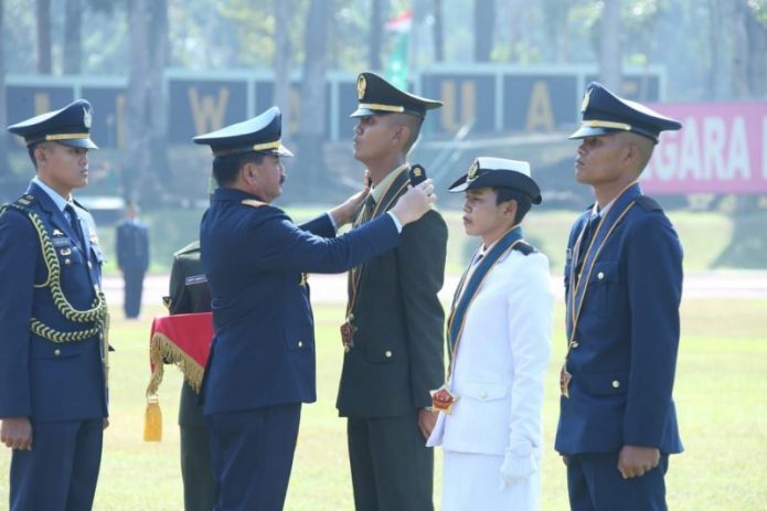 Panglima TNI Marsekal TNI Hadi Tjahjanto melantik 169 Perwira Prajurit Karier (Pa PK) TNI pada Kamis 11-7-2019 di Akmil, Magelang (Jakartagreater.com)
