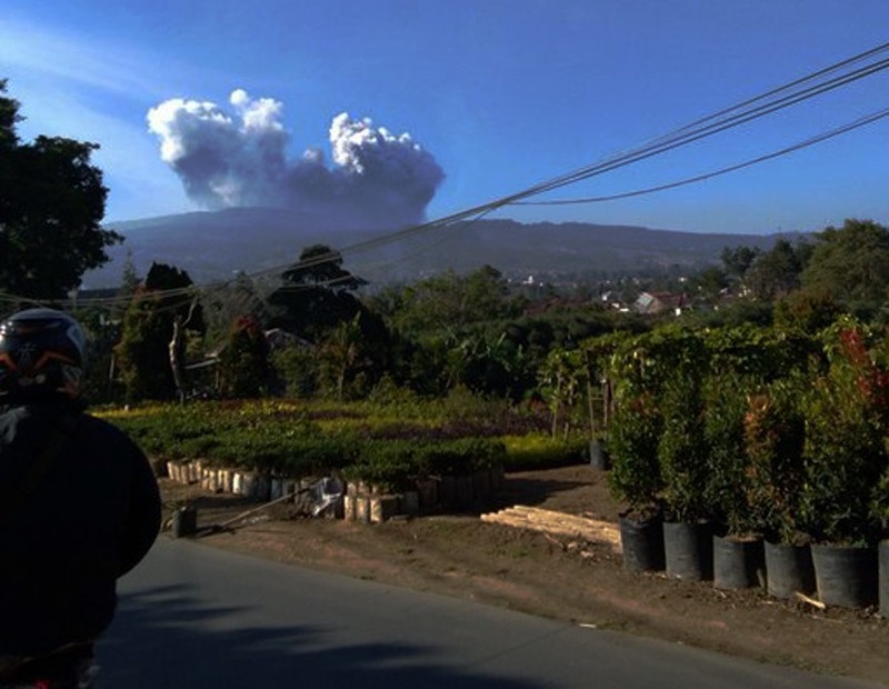 Erupsi Gunung Tangkuban Perahu, Jawa Barat. (Foto: PR FM News)