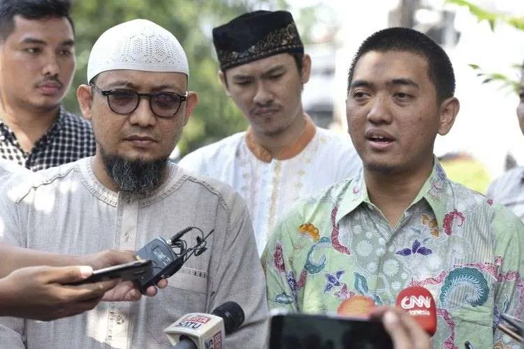 Penyidik KPK Novel Baswedan (kiri) dan Ketua WP KPK Yudi Purnomo (kanan). (Foto: Kompas.com)