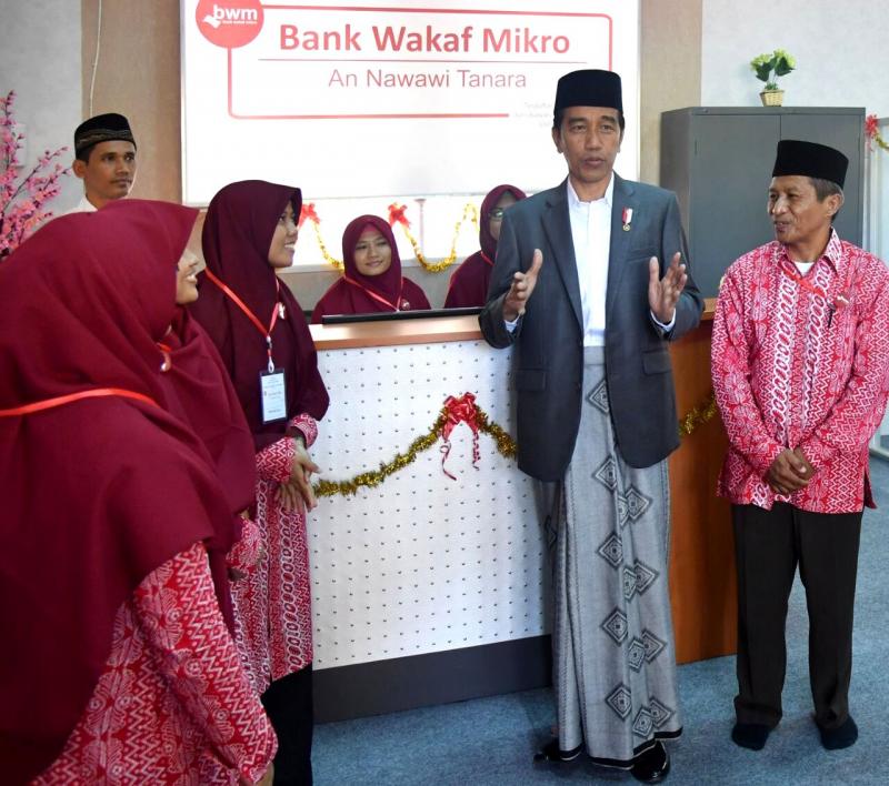 Presiden Joko Widodo dorong kehadiran Bank Wakaf Mikro (Super Radio)