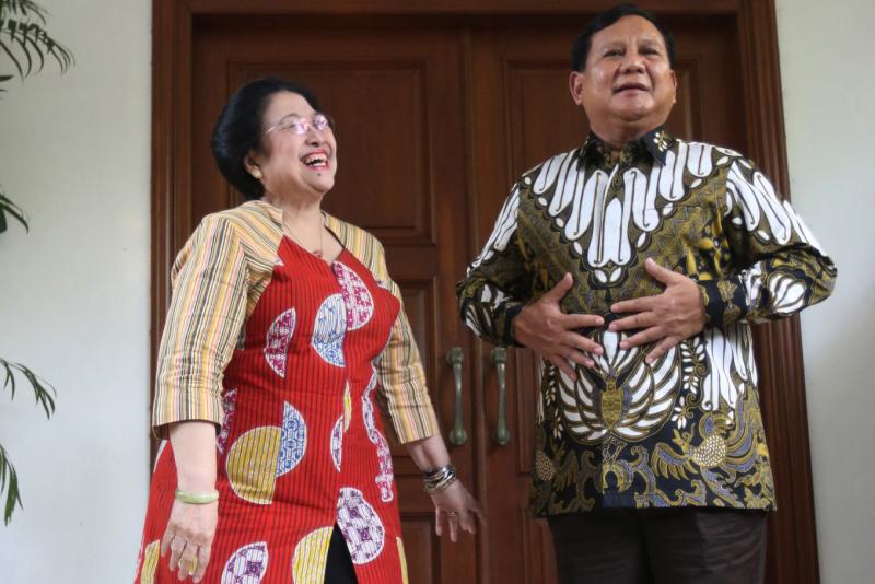  Ketua Umum Partai Gerindra Prabowo Subianto larang kadernya serang Ketua Umum PDIP Megawati Soekarnoputri (The Jakarta Post)