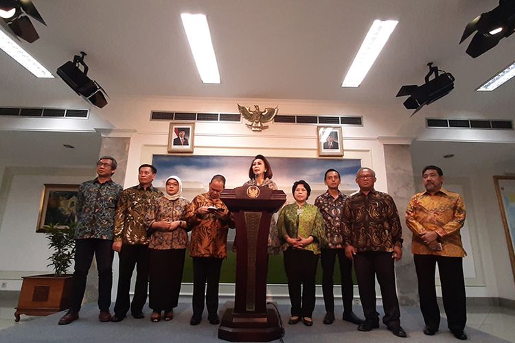 Pansel Capim KPK usai bertemu Presiden Joko Widodo. (Foto: Kompas.com)