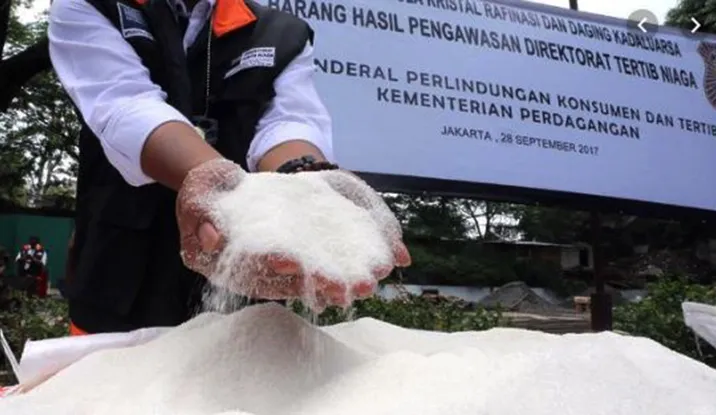 Ada importer bermain dalam kasus rembesan gula rafinasi (ilustrasi: detik)