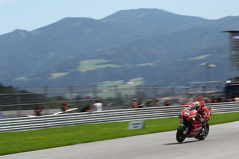 Motor Ducati Andrea Dovizioso melaju kencang di sirkuit Redbull Austria (Foto: Autosport)