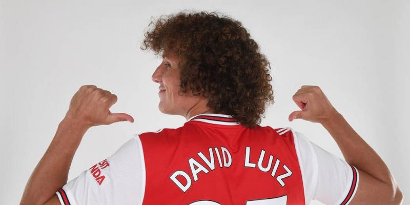 David Luiz kenakan nomor punggung 23 di Arsenal. © Arsenal FC