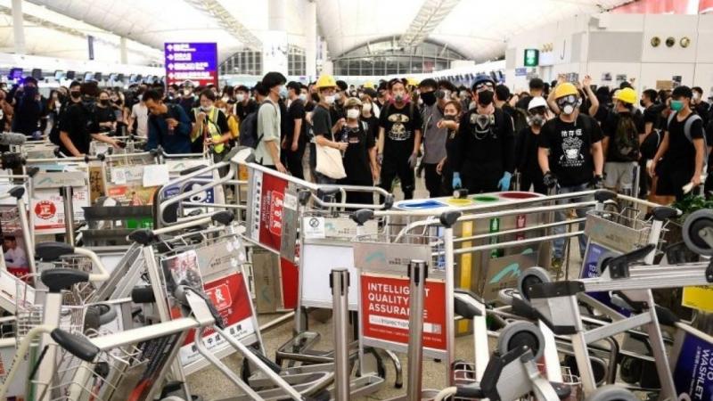 Demonstrasi di Bandara Hong Kong (Indopolitika.com)