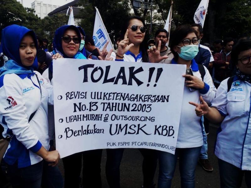 Kalangan Aksi demo para buruh menolak Revisi UU Ketenagakerjaan (Today.id)
