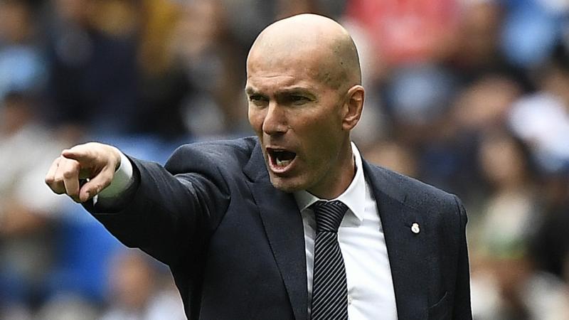 Pelatih Real Madrid Zinedine Zidane bingung timnya dikaalhkan 4-1 oleh Valencia(Socceridn.com)