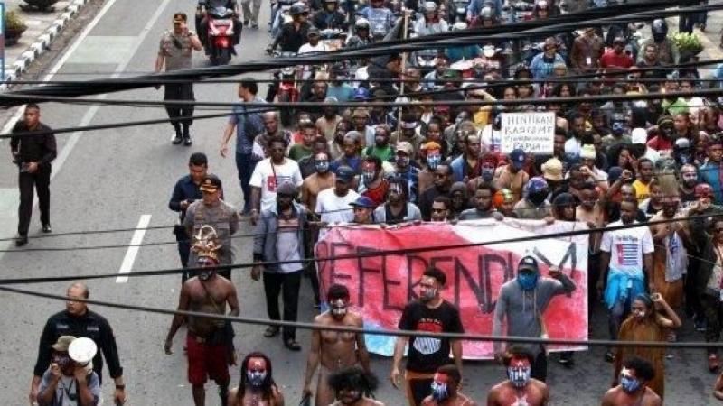 Aksi demo berujung kerusuhan di Deiyai, Papua (Indopolitika.com)