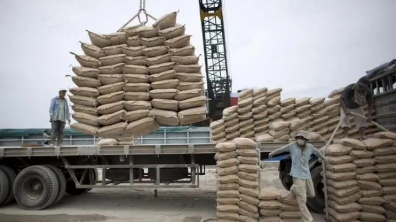 Semen lokal terancam produksi dari pabrikan China (Indopolitika.com)